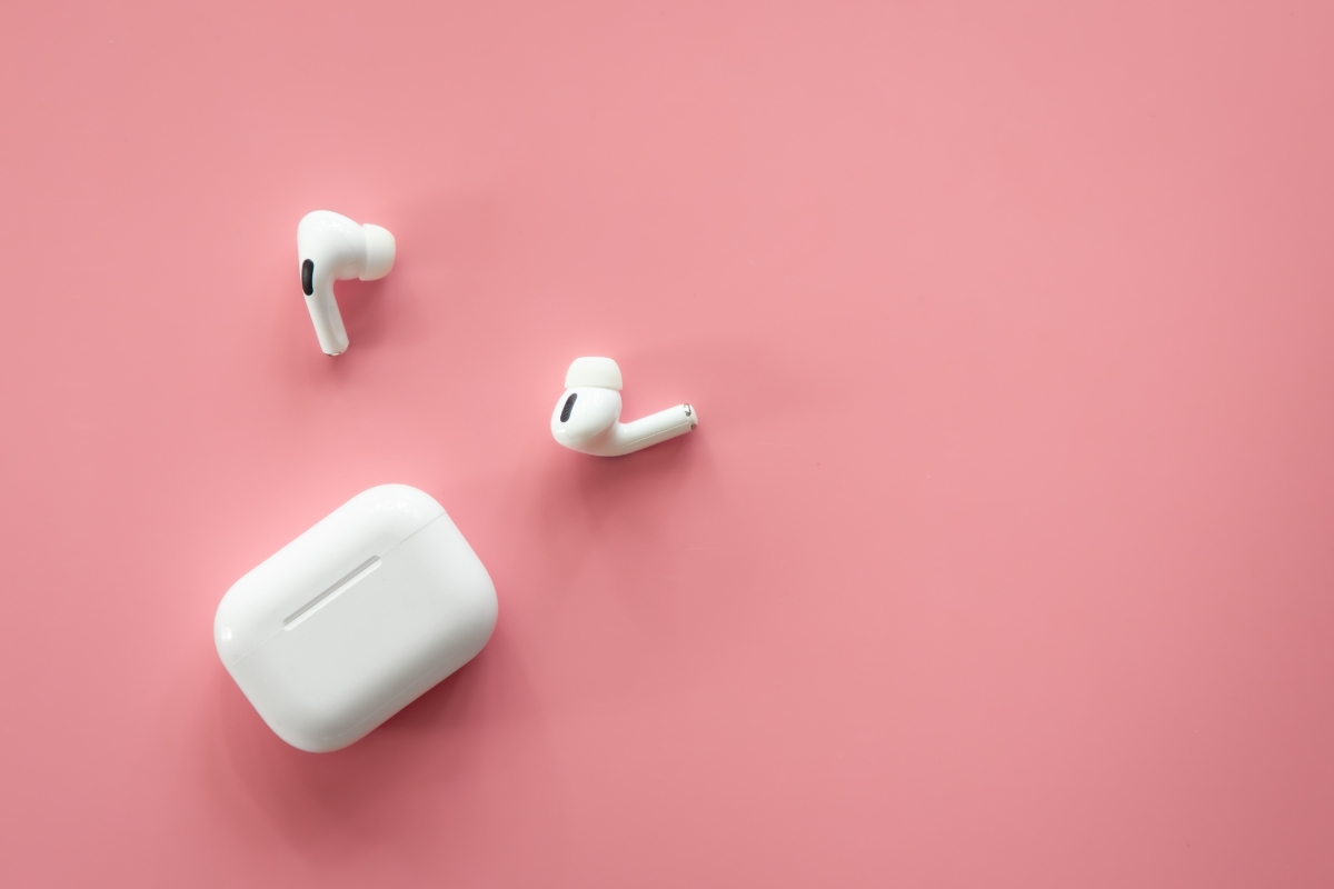 In-ear slušalice nba roze pozadini