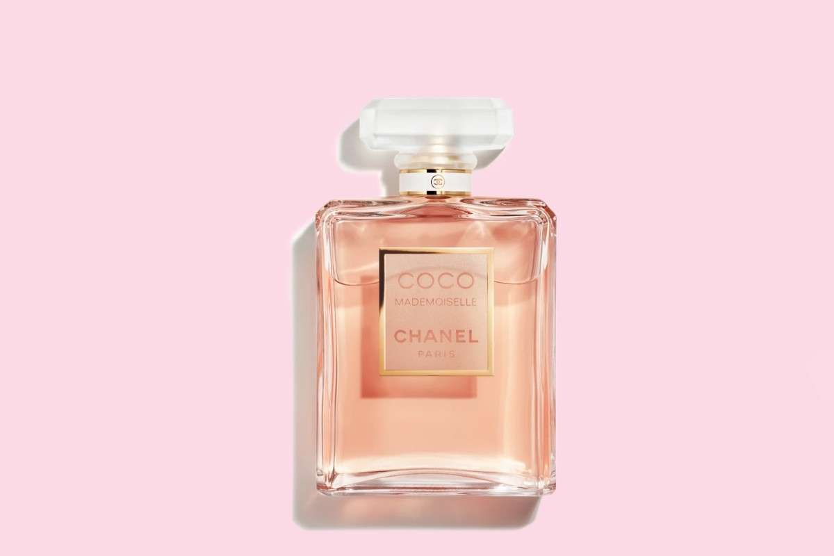 hanel Coco Mademoiselle na roze pozadini