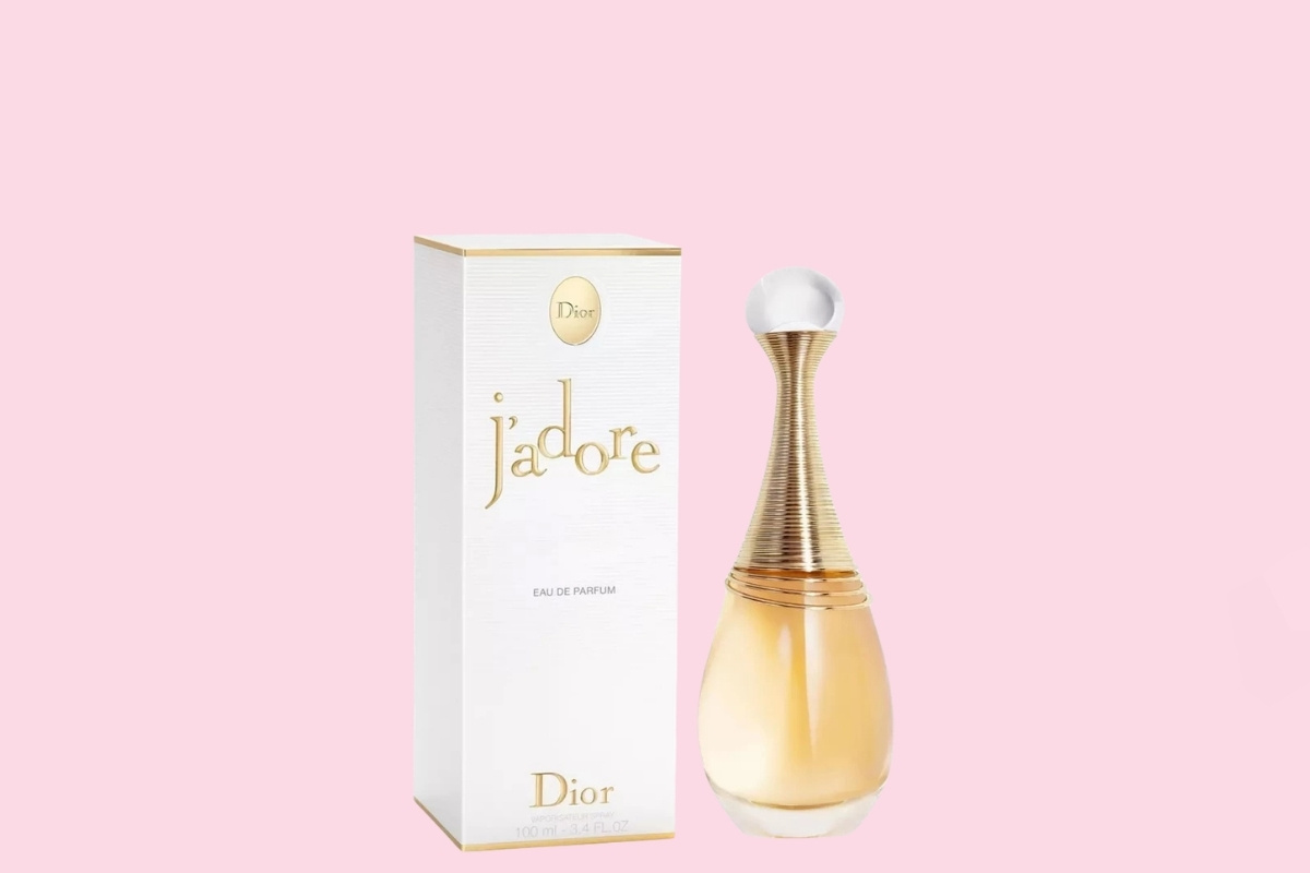Dior J'adore aprfem na roze pozadini
